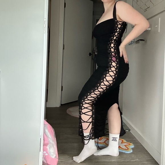 GORGEOUS strappy black dress - Picture 3 of 8